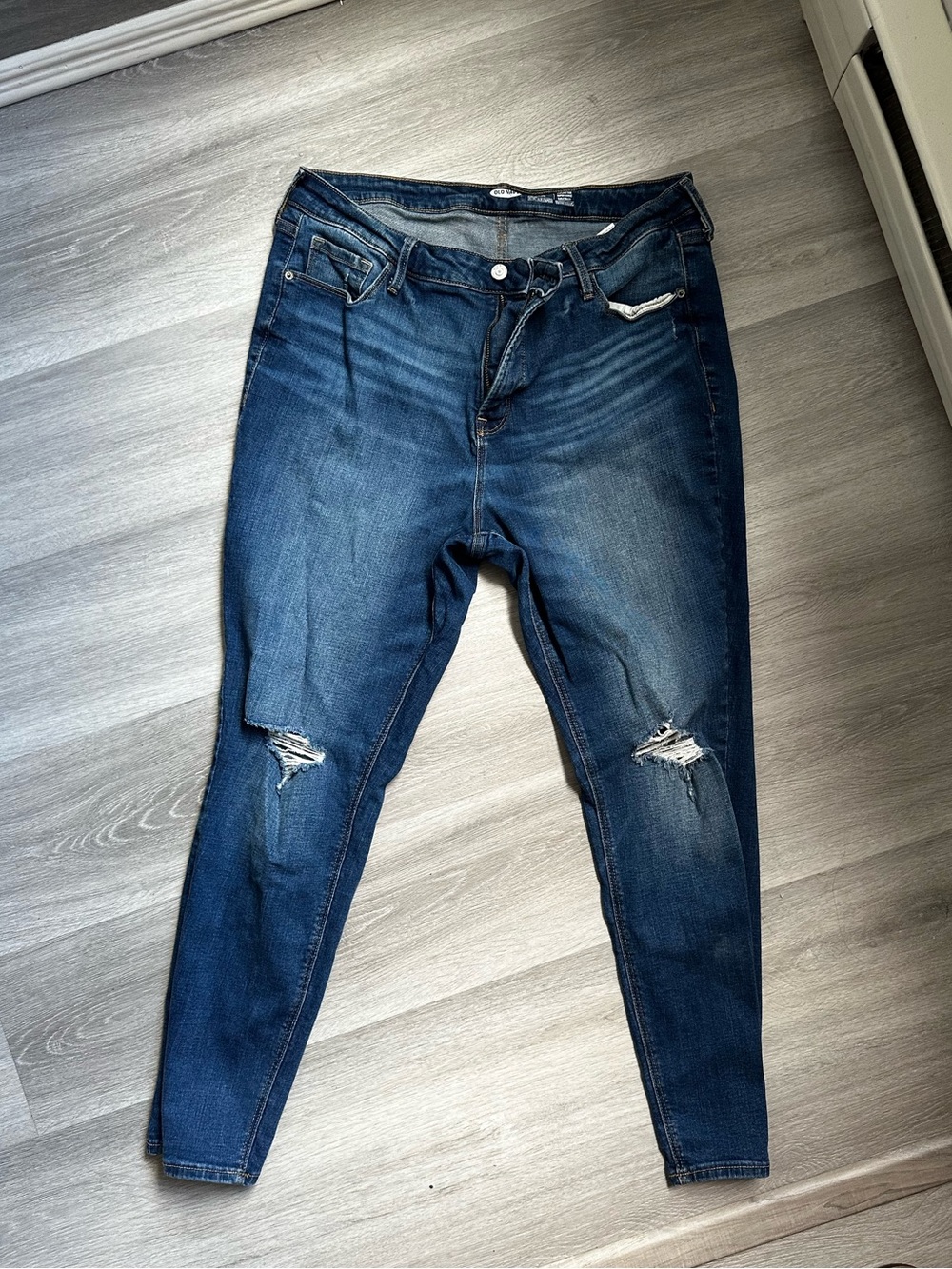 Old Navy Rockstar Super Skinny High Rise Jeans